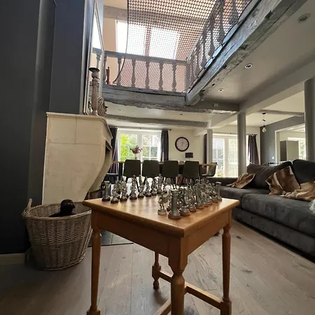 Le Des Chantoires آيويل